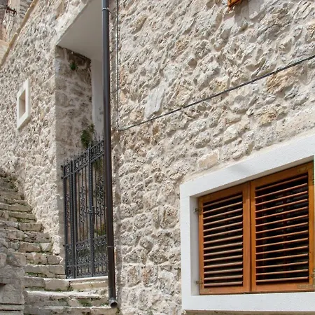 Krka Waterfalls アパート スクラーディン