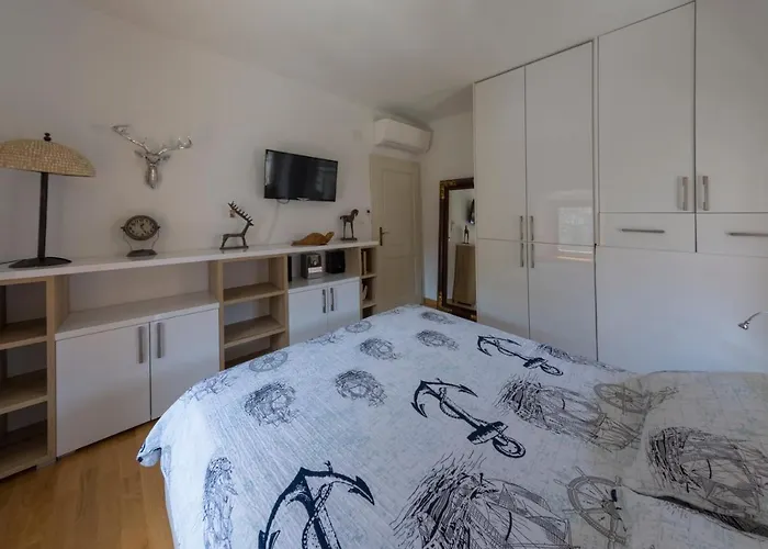 Krka Waterfalls * Skradin