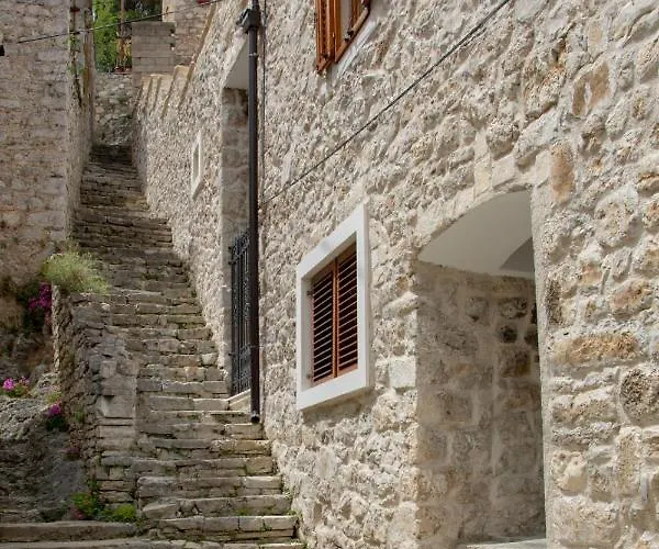 Krka Waterfalls Skradin