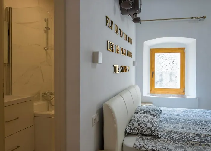 Krka Waterfalls Skradin